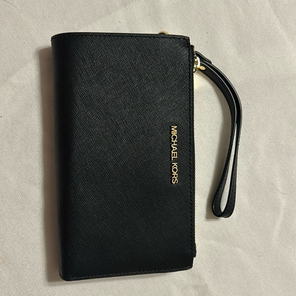 Michael Kors wallet wristlet